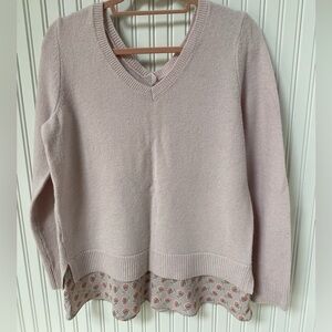 LOFT Blush V-Neck Sweater with Floral Hem. EUC